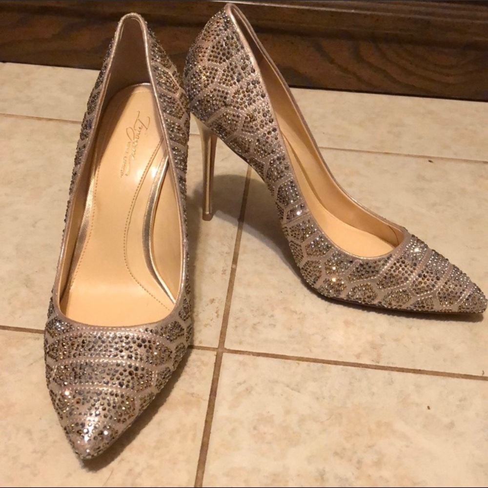 Silver/Gold Imagine Vince Camuto pumps